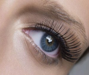 Eyelash Extensions And The Pros Of Using Them